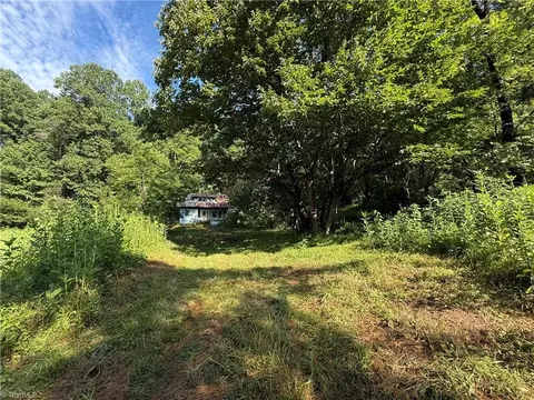 581 Elk Ln, Deep Gap, NC 28618 photo 30