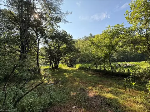 581 Elk Ln, Deep Gap, NC 28618 photo 27