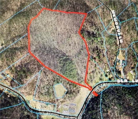 581 Elk Ln, Deep Gap, NC 28618 photo 2