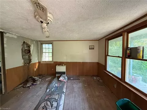 581 Elk Ln, Deep Gap, NC 28618 photo 19
