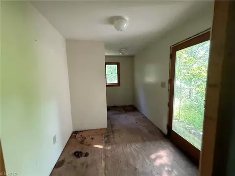 581 Elk Ln, Deep Gap, NC 28618 photo 23
