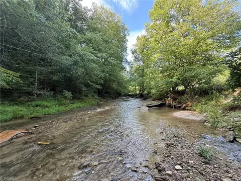 581 Elk Ln, Deep Gap, NC 28618 photo 29