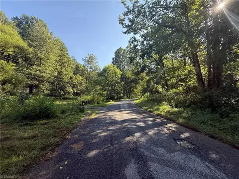 581 Elk Ln, Deep Gap, NC 28618 photo 24