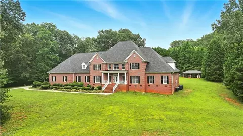 1218 Enchanted Forest Dr, Browns Summit, NC 27214