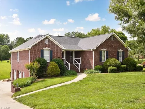 170 Deer Path Ln, Lexington, NC 27295