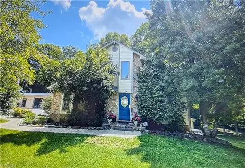 214 Rockwood Ln, Kernersville, NC 27284