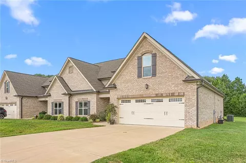 7004 Westfield Village Cir, Summerfield, NC 27358