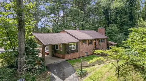 8002 Cabernet Cv, Stokesdale, NC 27357