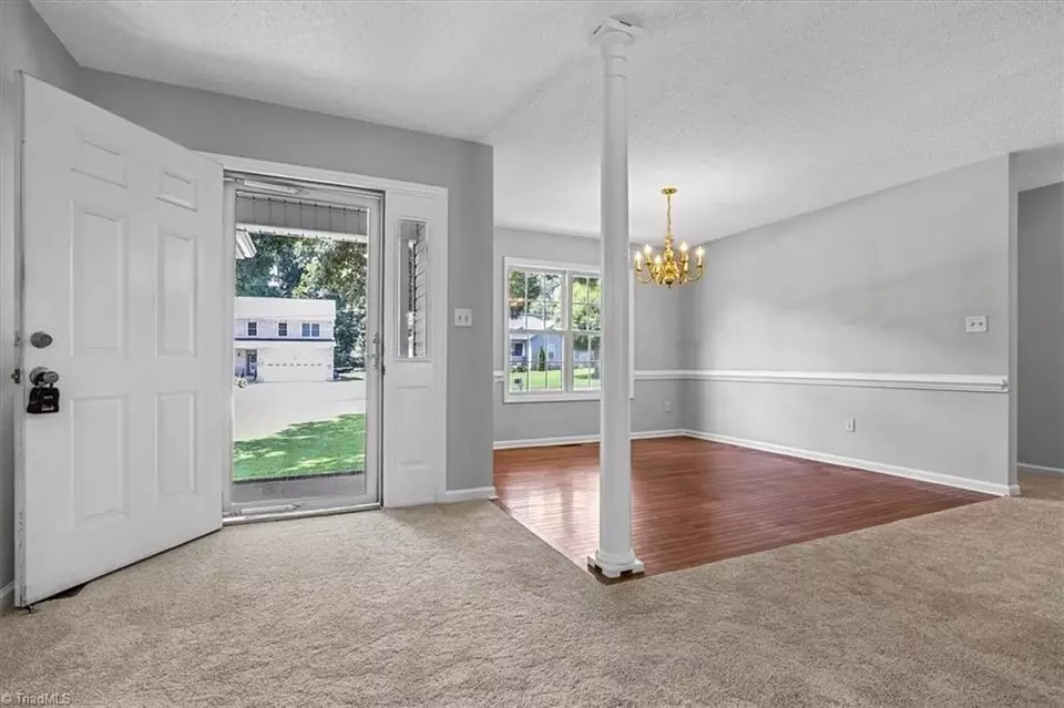 Entry Way - 3018 Karlingdale Dr, Greensboro, NC 27455 photo 1 of 3