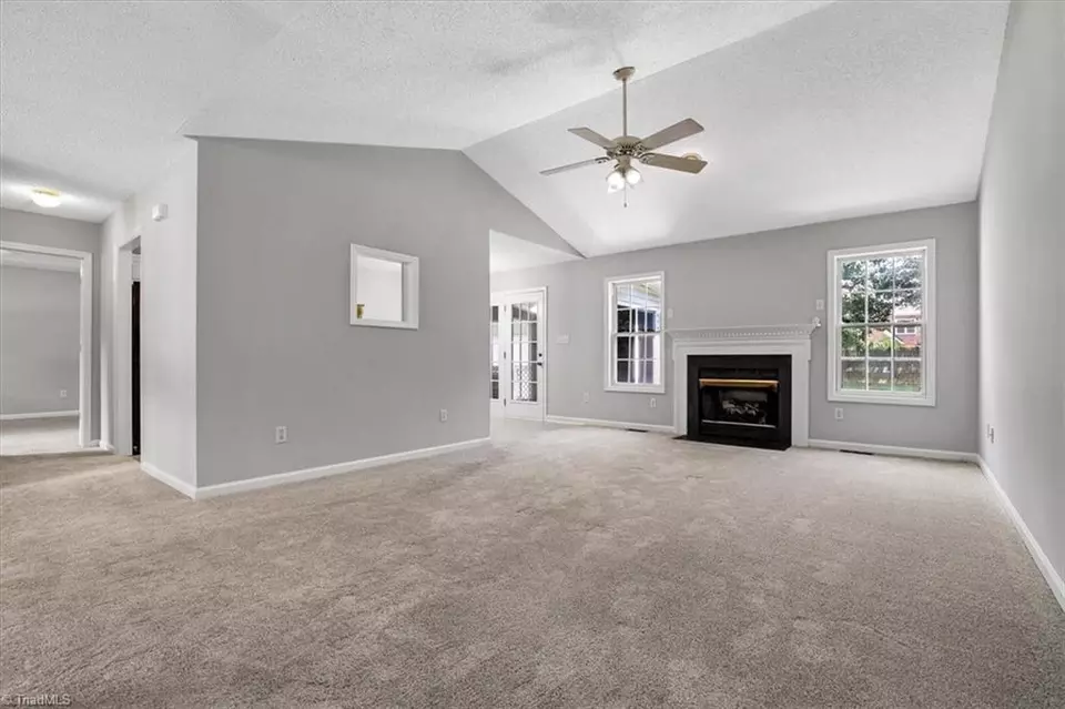 Living - 3018 Karlingdale Dr, Greensboro, NC 27455 photo 3 of 7