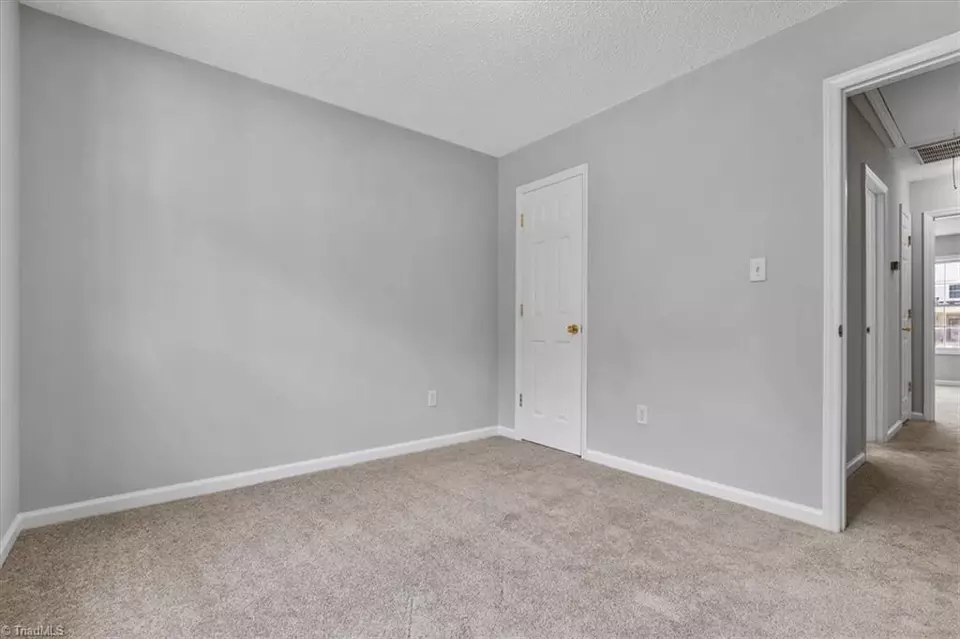 Bedroom - 3018 Karlingdale Dr, Greensboro, NC 27455 photo 6 of 6