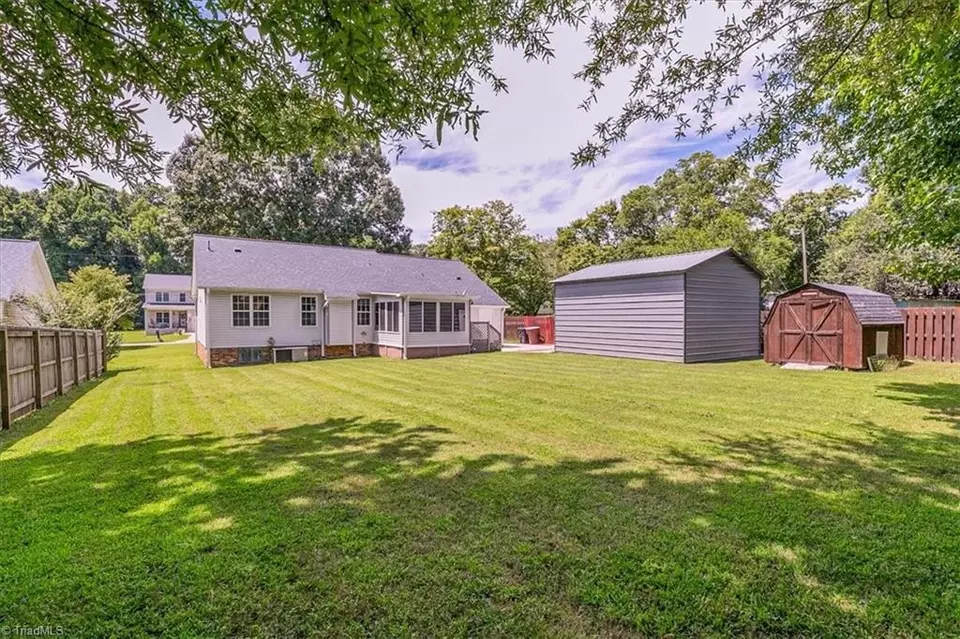 Exterior - 3018 Karlingdale Dr, Greensboro, NC 27455 photo 7 of 8