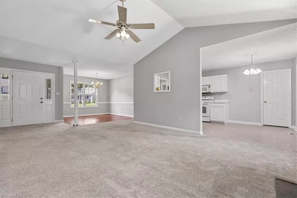 Living - 3018 Karlingdale Dr, Greensboro, NC 27455 photo 6 of 7