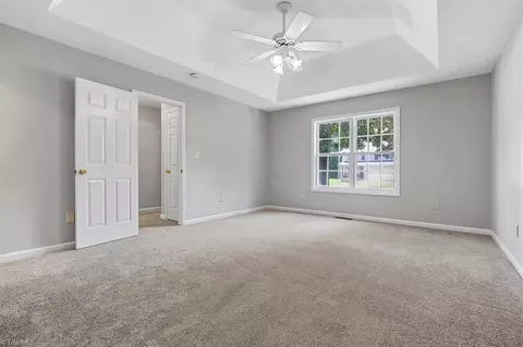 Bedroom - 3018 Karlingdale Dr, Greensboro, NC 27455 photo 1 of 6
