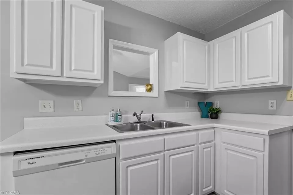 Kitchen - 3018 Karlingdale Dr, Greensboro, NC 27455 photo 2 of 2