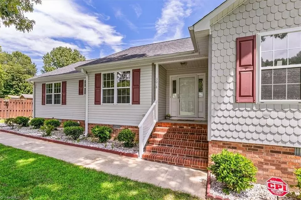 Exterior - 3018 Karlingdale Dr, Greensboro, NC 27455 photo 3 of 8