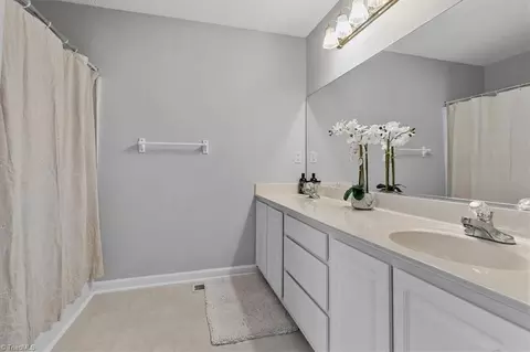 Bath - 3018 Karlingdale Dr, Greensboro, NC 27455 photo 1 of 4