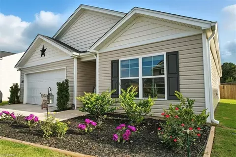 222 Birch Tree Way, Mayodan, NC 27027