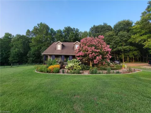 7472 Middlestream Rd, Browns Summit, NC 27214