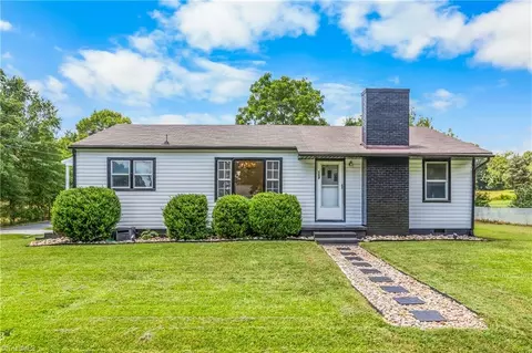 124 Dillon St, Winston Salem, NC 27107