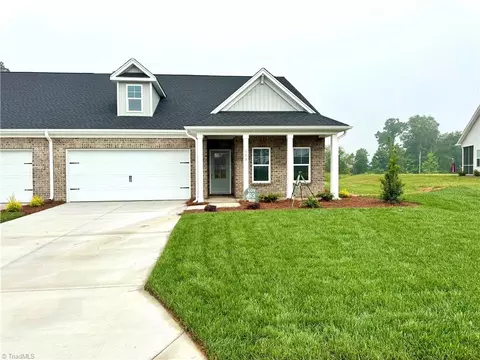 302 Beeson Ct, Clemmons, NC 27012