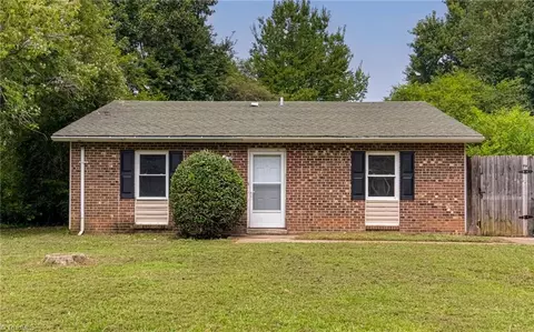 516 Tipperary Dr, Greensboro, NC 27406