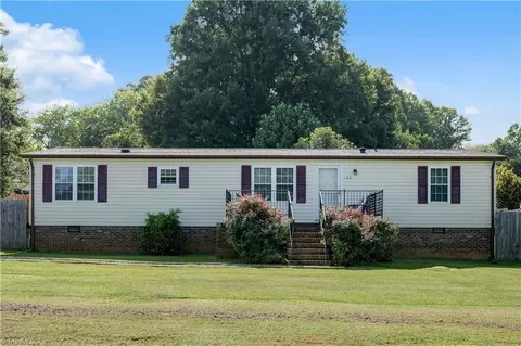 126 Mullins Rd, Reidsville, NC 27320