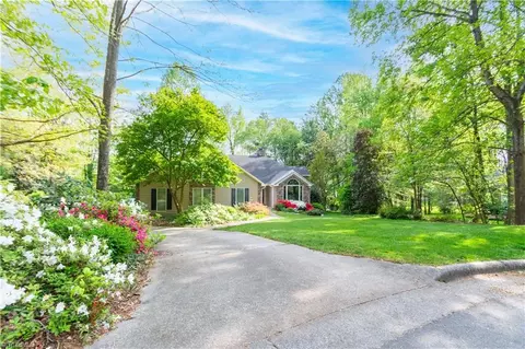 3909 Buncombe Dr, Greensboro, NC 27407