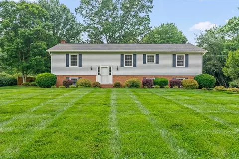 4760 Sherborne Dr, Pfafftown, NC 27040