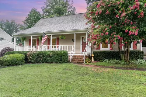 1614 Heraldry Ln, Greensboro, NC 27455