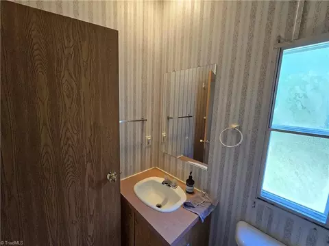1872 Cude Rd, Colfax, NC 27235 photo 11