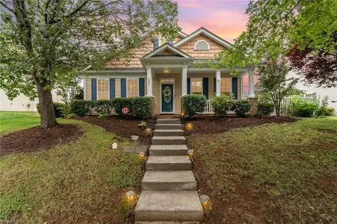 197 Parkview Ln, Advance, NC 27006