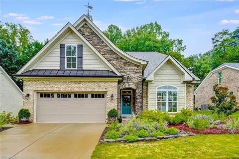 3739 Tanglewood Forest Dr, Clemmons, NC 27012