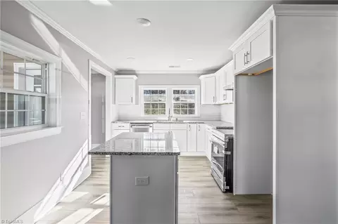 Entry Way - 116 Knight St, King, NC 27021 photo 4 of 4