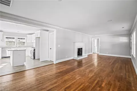 Living - 116 Knight St, King, NC 27021 photo 1 of 6