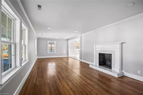Living - 116 Knight St, King, NC 27021 photo 6 of 6
