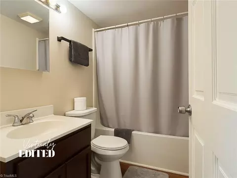 Bath - 425 Tate St, High Point, NC 27260 photo 1 of 2