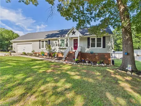 403 Shaw St, Randleman, NC 27317
