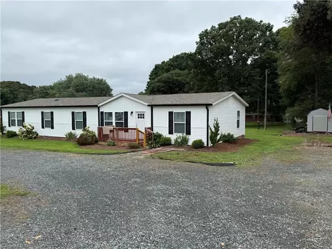 6064 Nc Highway 66, King, NC 27021 photo 2