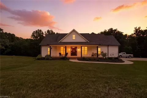 884 Pine Ridge Rd, Lexington, NC 27295