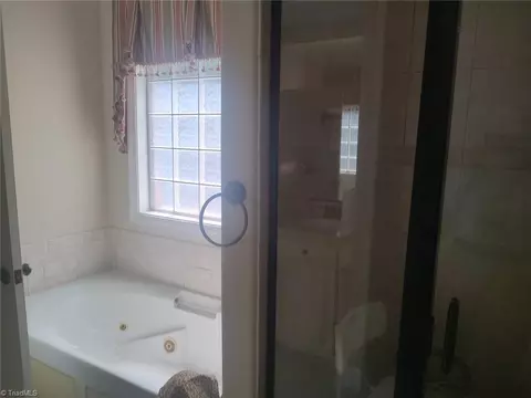 4134 Coachmans Ct, High Point, NC 27265 photo 16