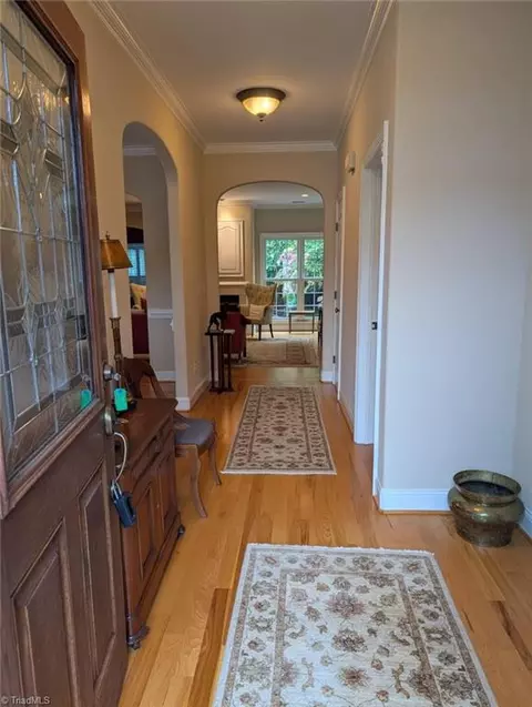 4134 Coachmans Ct, High Point, NC 27265 photo 2