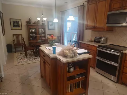 4134 Coachmans Ct, High Point, NC 27265 photo 9