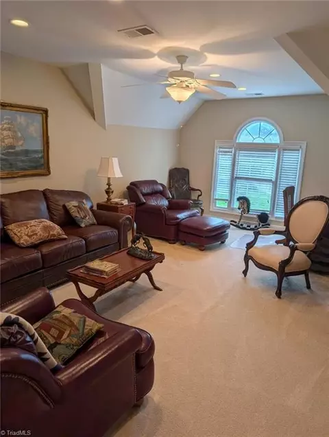 4134 Coachmans Ct, High Point, NC 27265 photo 7