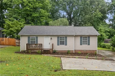 605 Westover Dr, High Point, NC 27265