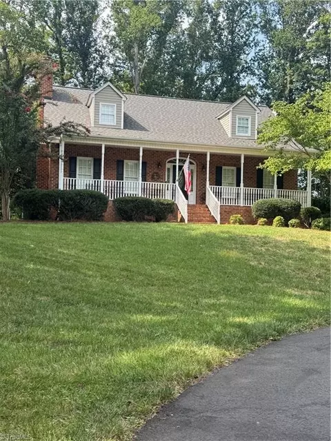 100 Whitley Mill Ct, Clemmons, NC 27012