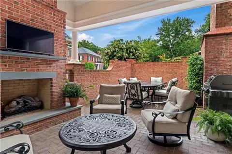 2924 Reynolds Sq, Winston Salem, NC 27106