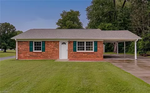301 Redwood Bnd, King, NC 27021