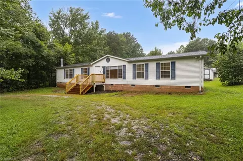 1962 Junction Rd, Mocksville, NC 27028