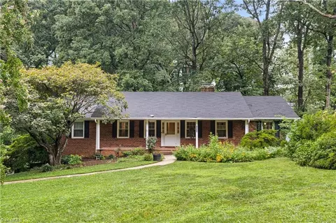 2520 Lakespring Ct, Winston Salem, NC 27106